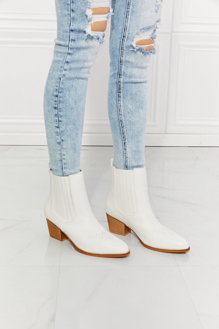 Love the Journey - Stacked Heel Chelsea Boot in White For women - Ashour Shoes