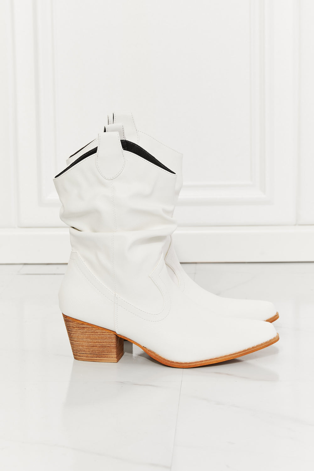 Texas Scrunch - Cowboy Boots in White For women