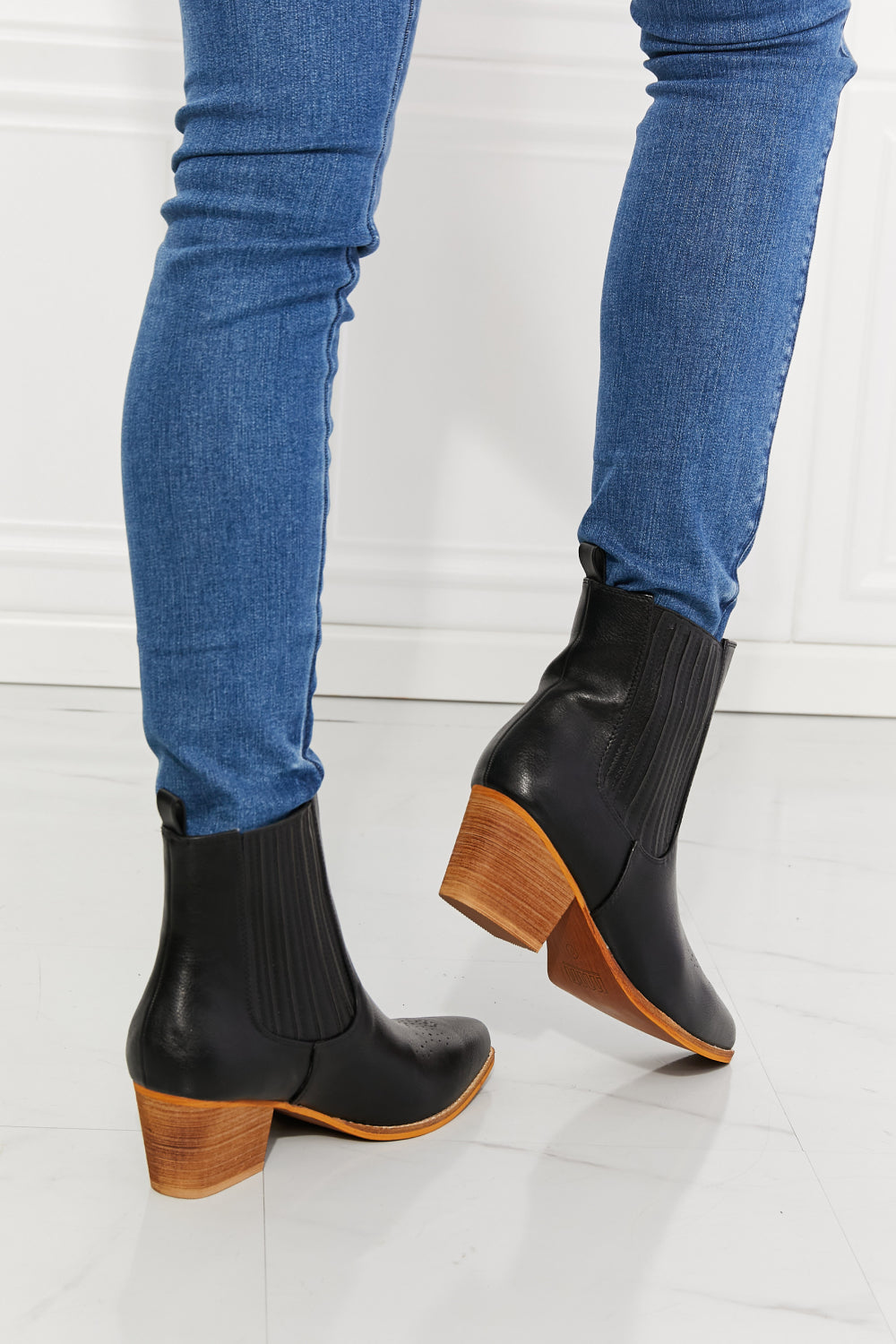 Love the Journey - Stacked Heel Chelsea Boot in Black - Ashour Shoes