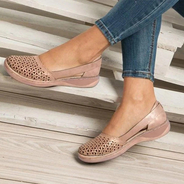 Baotou - Fashionable hollow sandals/shoes for Women