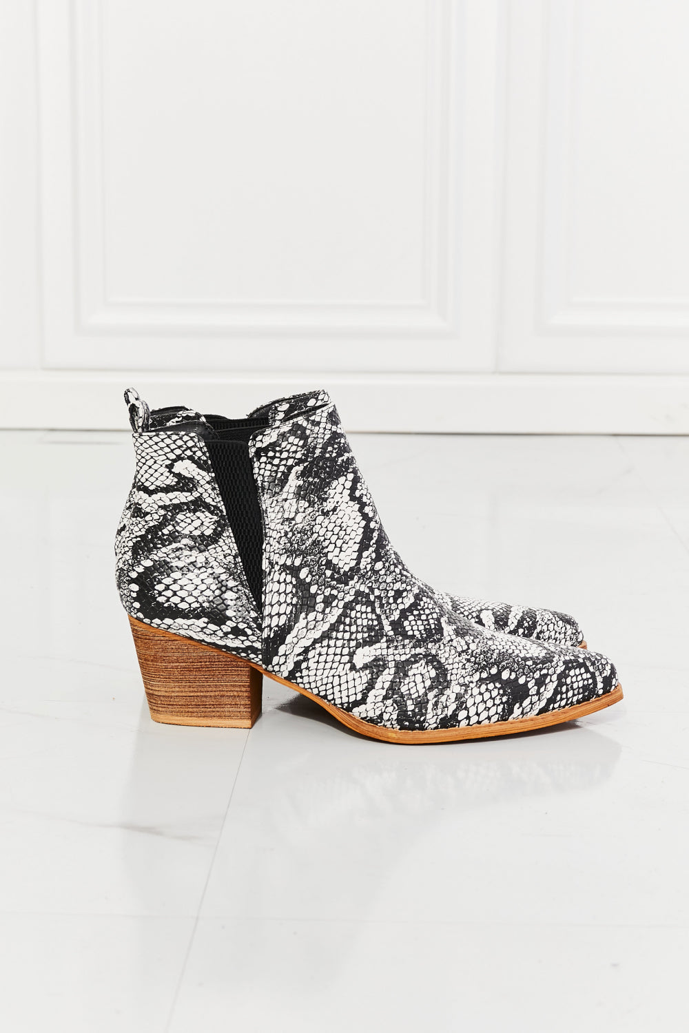 Back At It - Point Toe Bootie in Snakeskin For women - Ashour Shoes