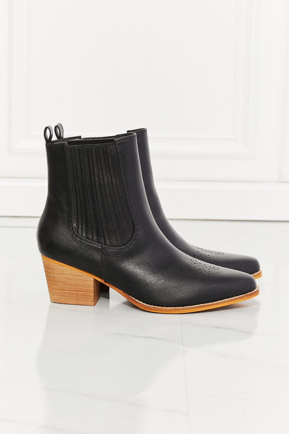 Love the Journey - Stacked Heel Chelsea Boot in Black - Ashour Shoes