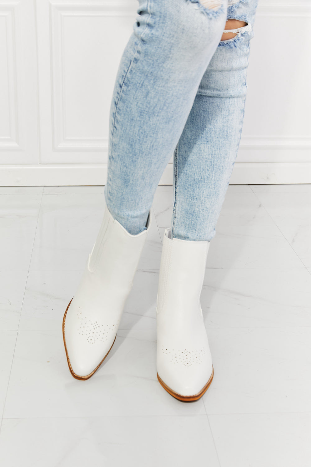 Love the Journey - Stacked Heel Chelsea Boot in White For women - Ashour Shoes