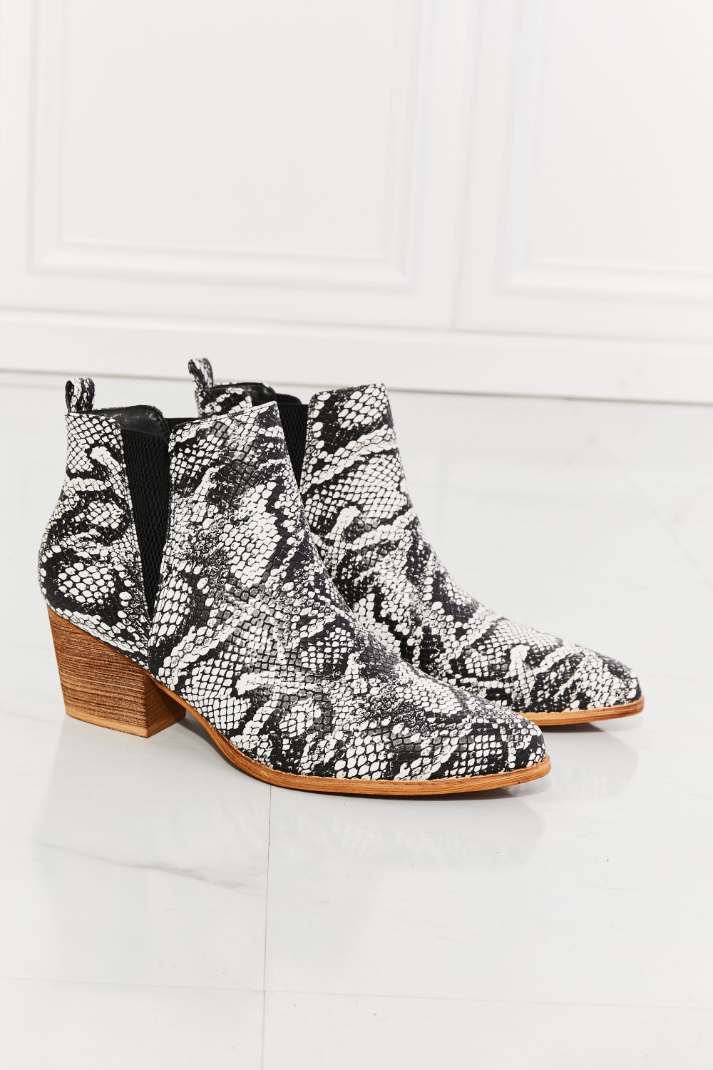 Back At It - Point Toe Bootie in Snakeskin For women - Ashour Shoes