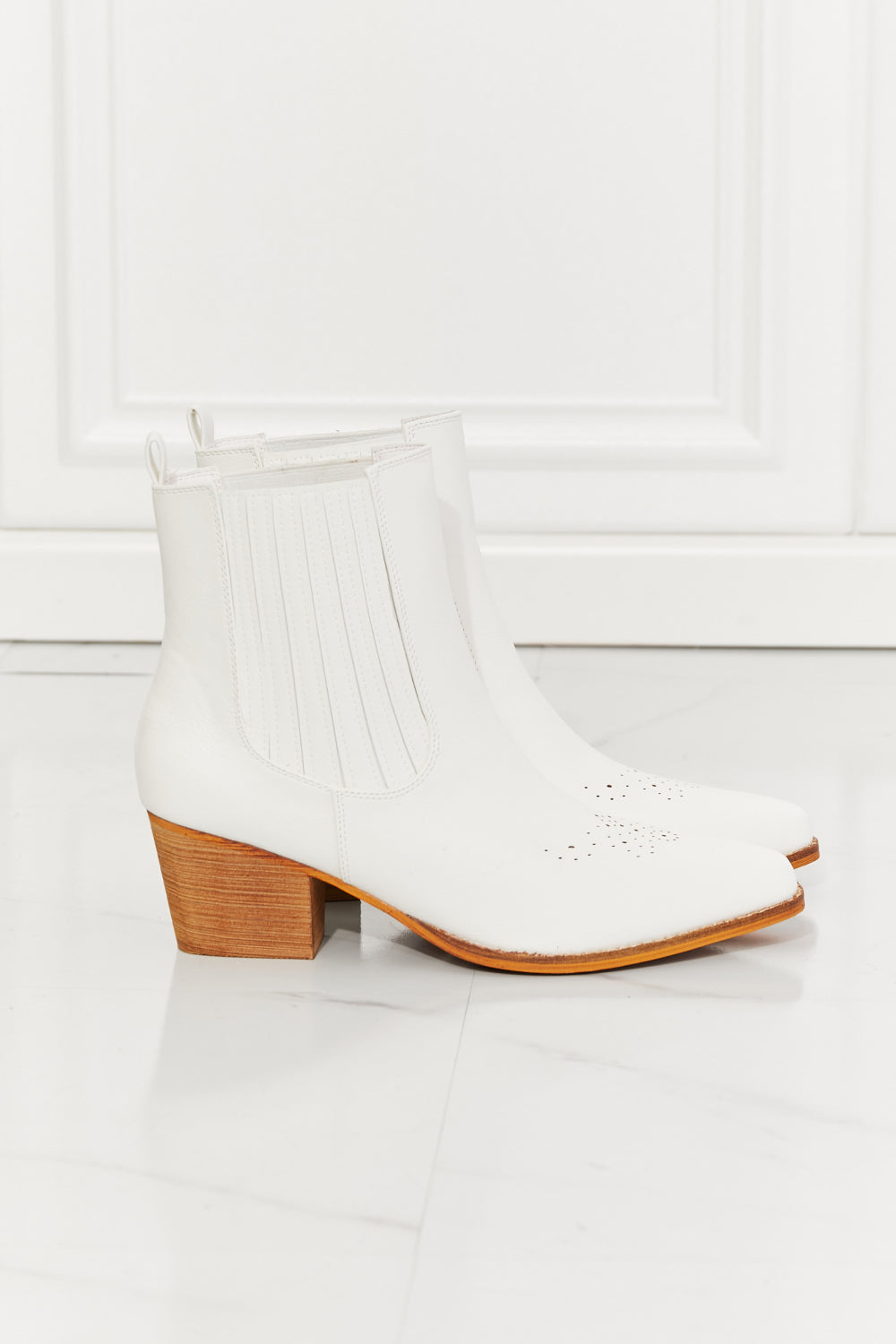 Love the Journey - Stacked Heel Chelsea Boot in White For women - Ashour Shoes