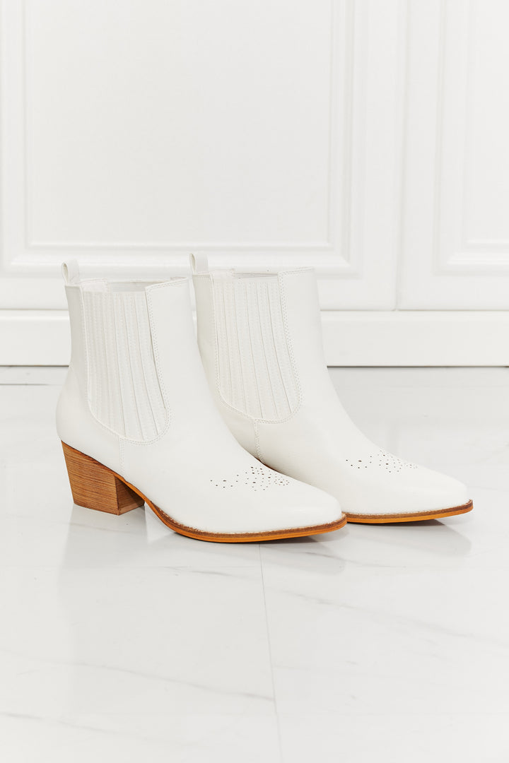 Love the Journey - Stacked Heel Chelsea Boot in White For women - Ashour Shoes